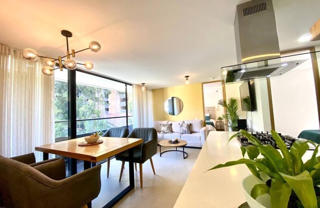 3 minutes from the airport tunnel, ideal for families!