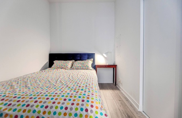 3 minutes walk to subway Finch, 17ft high ceiling with private back yard, condo