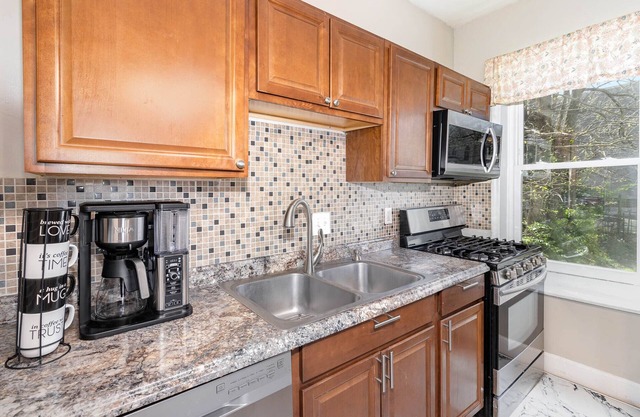 4 bdrm Restored Home near Univ. of Cincinnati