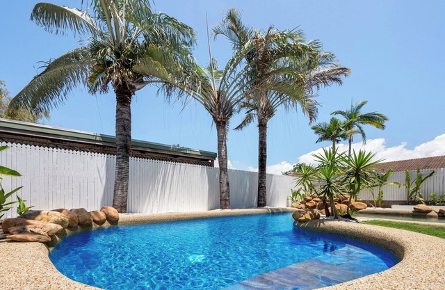 3 Palms Lagoon Pool Villa