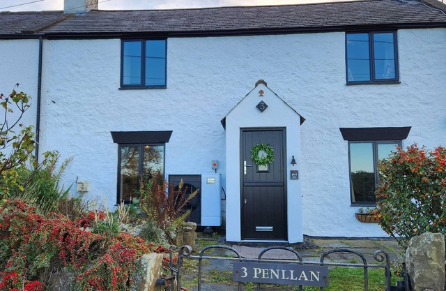 3 PENLLAN COTTAGES, pet friendly, with open fire in Llanasa
