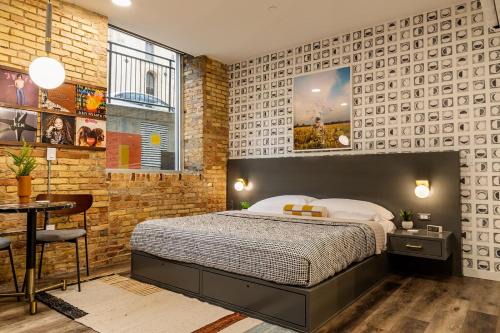3 Private King Suites - The Finnley Hotel