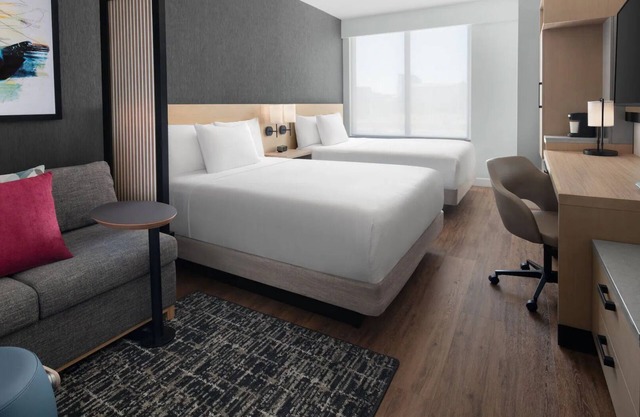 3 Queen Rooms Minutes to Lenox Square | w/Free Breakfast & Pet-friendly