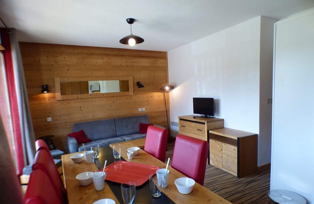 Geräumiges 3-Zimmer-Apartment mit Pool, Fitnessraum und Balkon in Hauteluce - Platz für 8