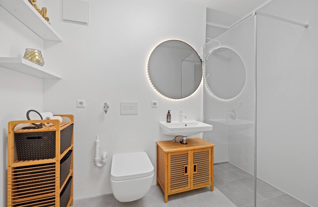 3 Zimmer EG Wohnung mit Terrasse direkt am Kurpark, nahe Bahnhof + Schön Klinik