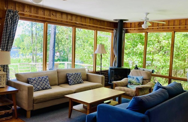 3 Season Cottage - Shadow Lake, Coboconk - Perfekt für Familien, Erwachsene und Kinder