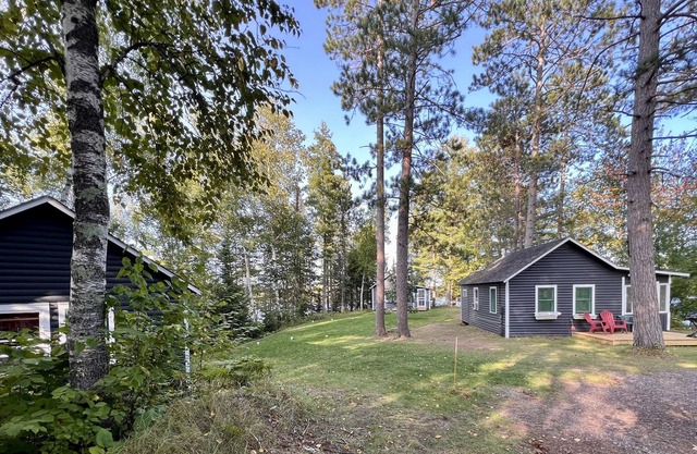 3 Secluded Lakefront Cabins