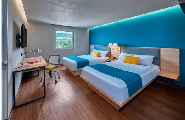 3 Spacious Modern Rooms Near Cancún Airport l Pool, Free Breakfast & Shuttle