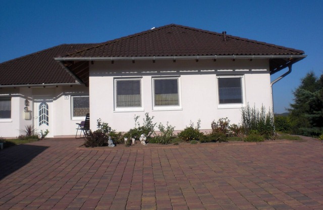 3 Sterne Ferienwohnung,ruhig gelegen,schöne Aussicht,Grundversorgung im Ort