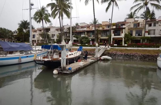 3-stöckige Villa direkt am Yachthafen mit schöner Aussicht und tollen Annehmlichkeiten.