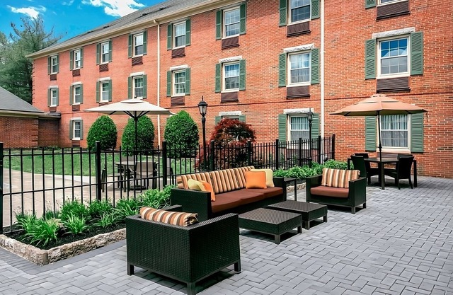 3 Units Close to Newark Liberty Airport! Pet Friendly, Heated Pool & Starbucks!