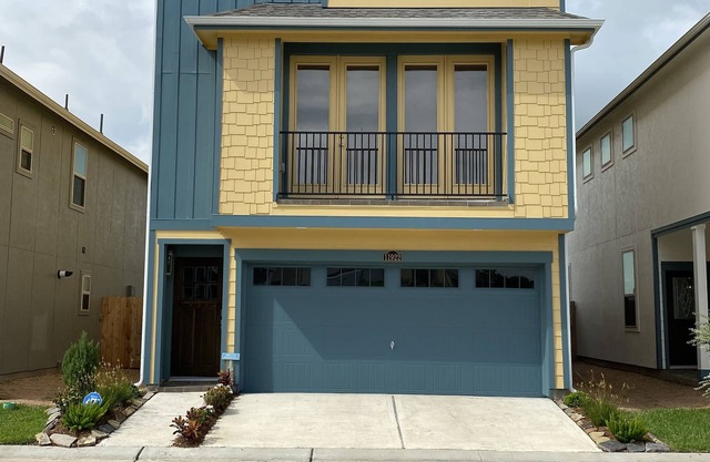 30-Day Minimum Stay - Quiet, Luxury Gated Community - Unit 3