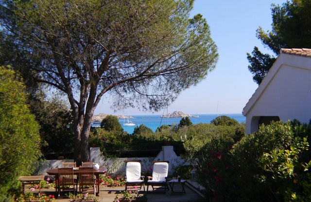 30 Meter vom Meer entfernt. 2 schlafzimmer, 2 bäder. Grill. Wifi. Ermäßigte Schiffskarten.