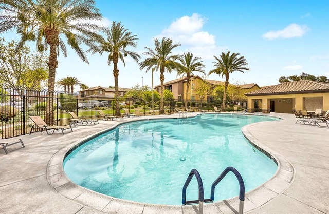 Very large spacious 1bed condo with attached1 car garage