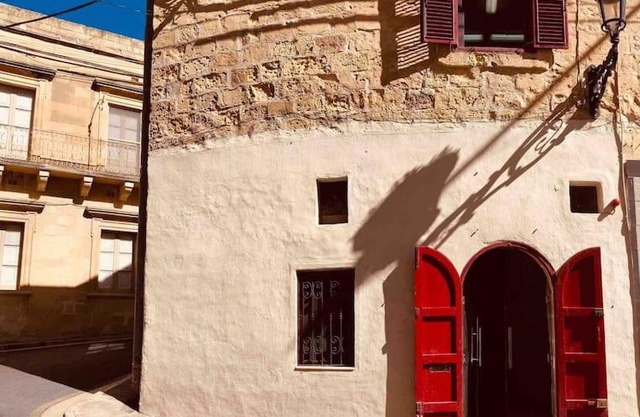 300yr old, self catering, tiny house in Victoria Centre, Gozo