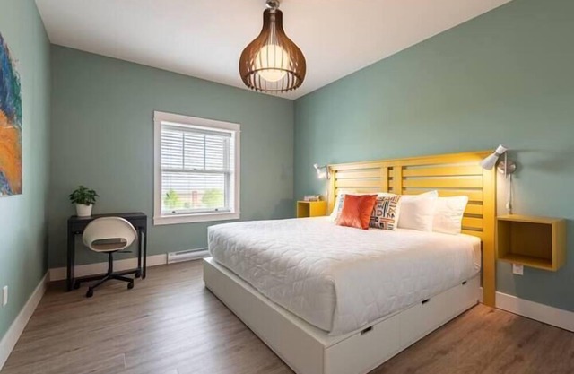 304 - Downtown Luxury Suite with Stunning View and Patio