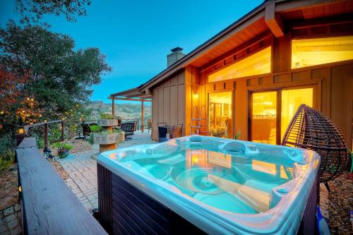 3046 Skycrest Drive