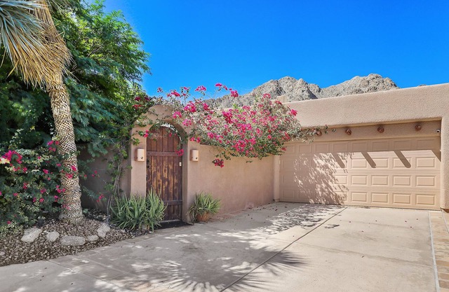 305LQ Private Salt water Pool & Spa Home in La Quinta Cove. Over 1700 SqFt