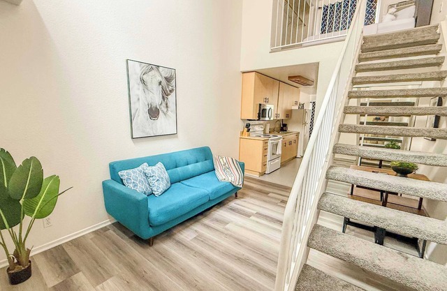 306 San Diego Downtown Loft Apartment / Parking