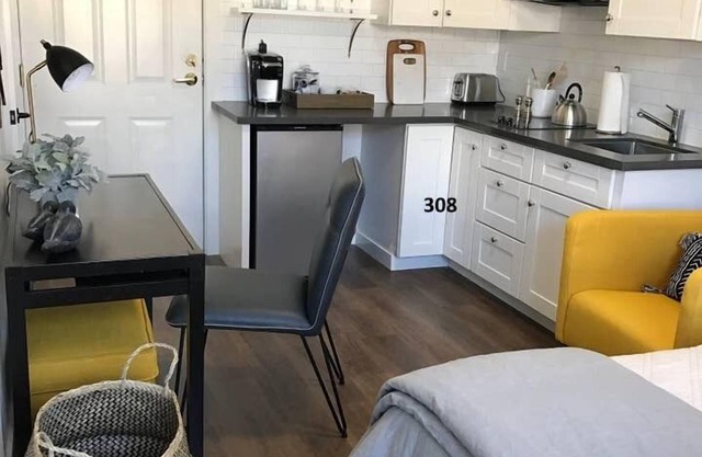 308-Makelloses Studio San Pedro Sq. San Jose!