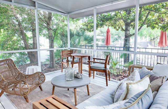30A Hideaway - Directly on HEATED Pool, 6 Bikes, Walk to Rosemary, Dogs Welcome