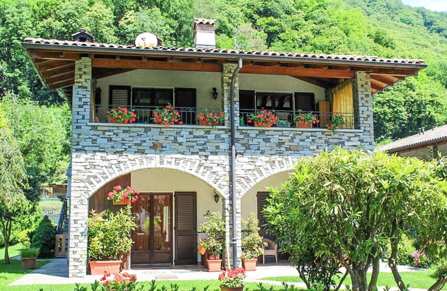 3½-Zimmer-Wohnung mit Balkon in ruhiger und ganztags besonnter Lage