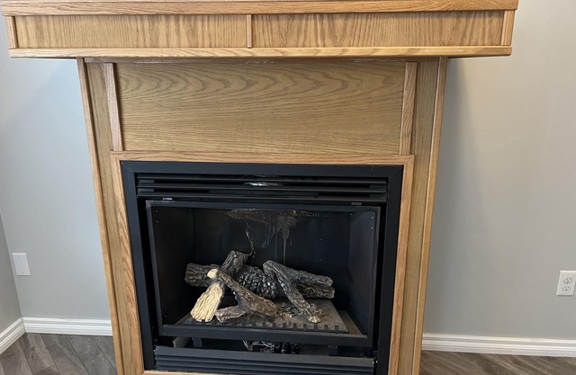 31 Cherry Lane - LARGE HOME - COZY SPACES - LOTS OF OPTIONS