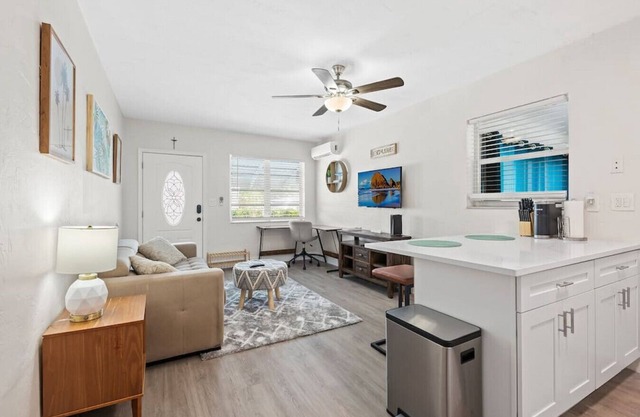 310 Ne 6 St #1 · Comfy BNB w/ King Bed + Work/Travel + Beach 8 Min