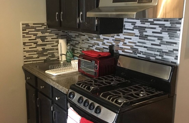 316 59. E4 · New York City 1Bett Apt / 25 Minuten zum Big Apple