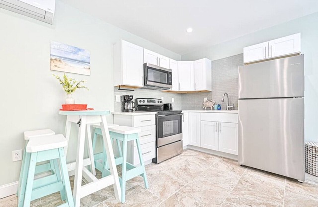 318 E Youngs Ave Unit 2 Seaside Retreat: Salty Shore Getaway