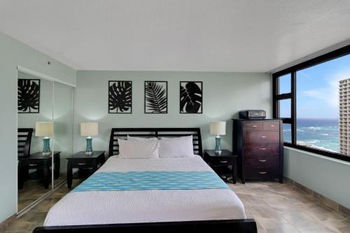 31st-Floor Oceanview Oasis - Steps to Waikiki Beach with Free Parking (13112)