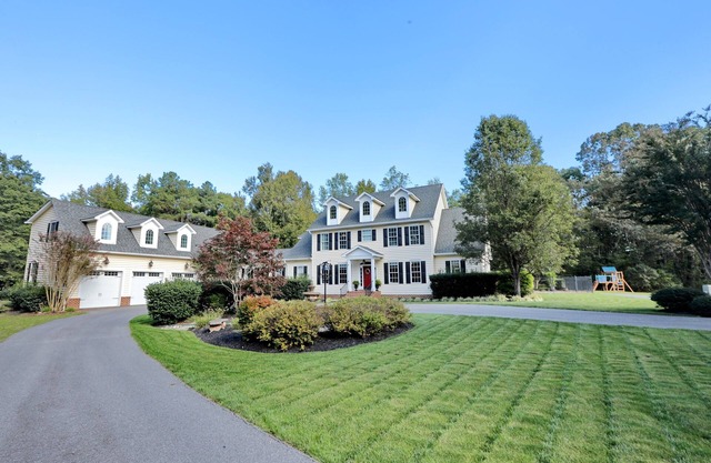 32 ac, Hot Tub, Pool OPENS May 1, Theatre, FirePit, Game Rm, Small Pond, SLPS 10