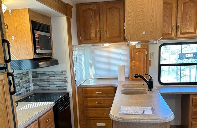 32-FT 5th Wheel Camper/Placitas with great location, views, and privacy.