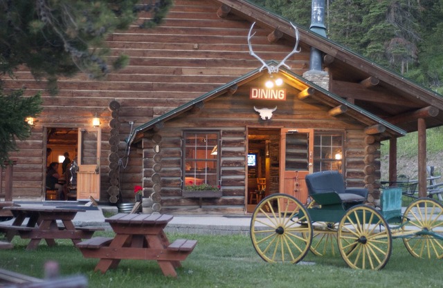 320 Guest Ranch