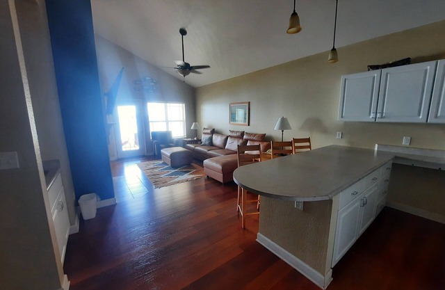 321 - Lakefront Condo, atemberaubende Ausblicke, Pools, perfekt für Familien