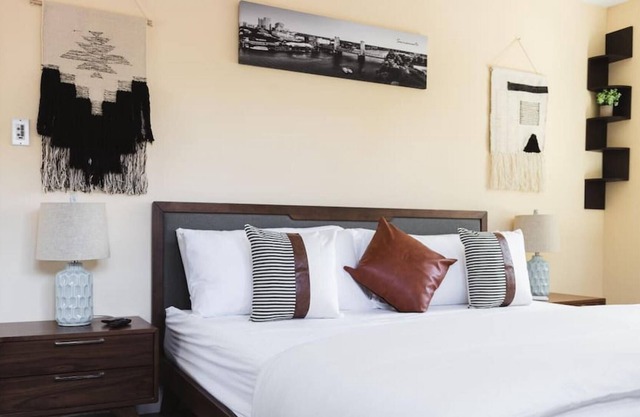 32nd Street · Rustic Sacramento Midtown Apartment