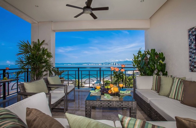 3300 sqft Luxury Beach Front Condo! Old Town/Romantic Zone/Molino de Agua