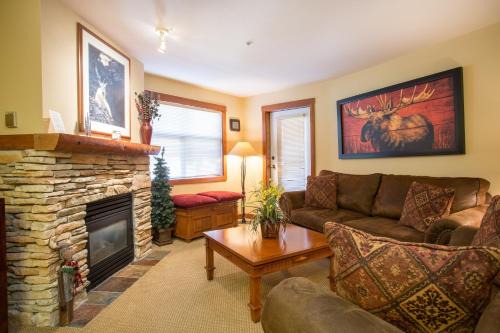 3306 - One Bedroom Den Deluxe Powderhorn Lodge condo