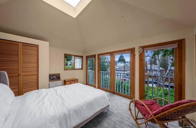 3566 · 3BE+1BR House Vancouver West/Free Parking!