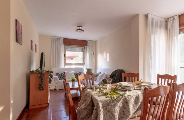 36-3ºE: SPACIOUS DUPLEX ON THE BEACH