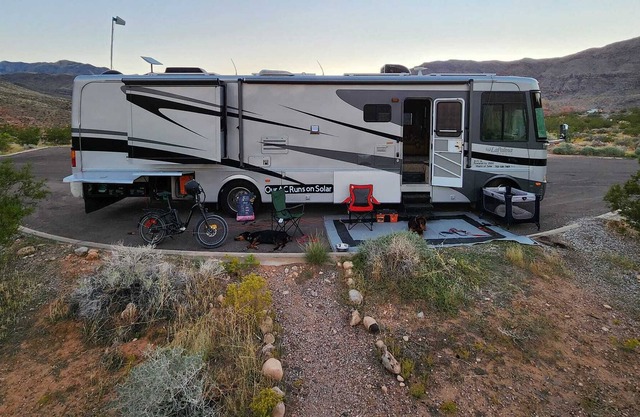 36 Foot Class A RV at Lake Mead near Vegas with Solar and Internet