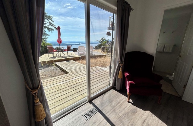 360-degree incomparable ocean views. The best viewpoint on Pender Island.