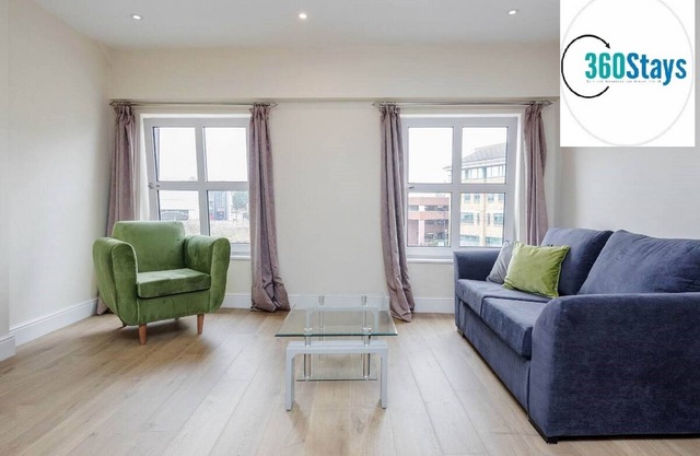 360 MH Victoria Hse 03 - Luxury 2 Bedroom Apt. 03 with Parking