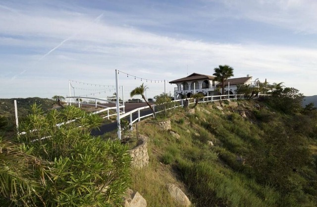 360 View Mountaintop Villa