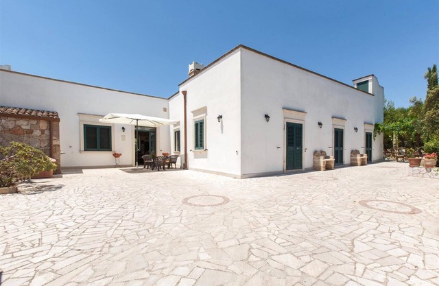 380 Villa Teresa