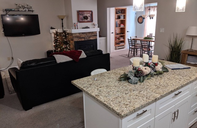 3819 Village Round Dr. # 15 ist eine aktualisierte Park City Condo in der Nähe von Canyons Ski Resort!
