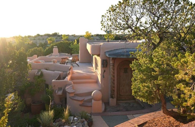 384 Calle Loma Norte