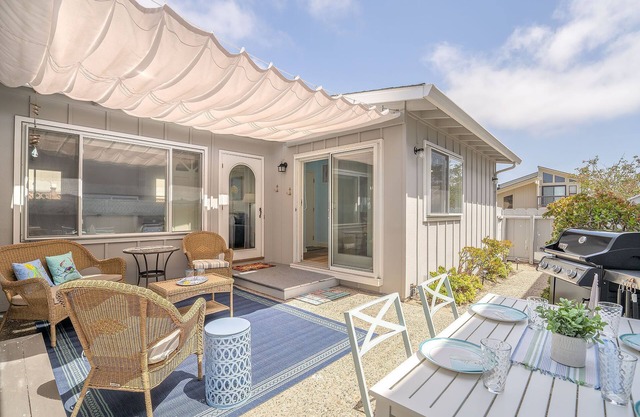 3853 Ocean Spray - One Block to the Beach! Available for Extended Stays!
