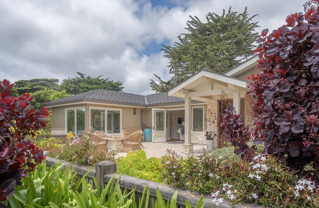 3888 Seas the Day - Modern and Stylish, Mountain Views, Lush Landscape