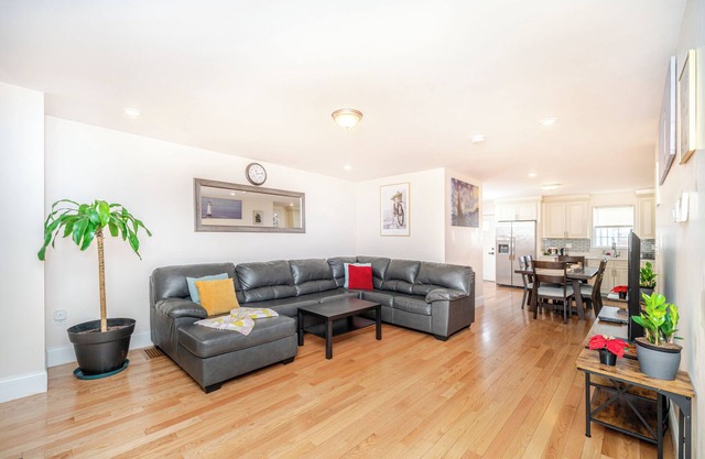 39 - 3BR - Quincy Stunning Townhouse near Adams